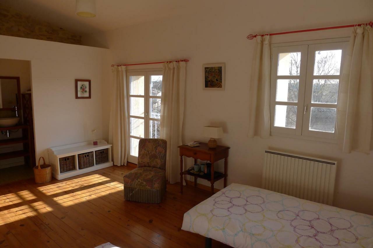 Chambres D'Hotes Dans Maison D'Artiste Galargues Екстериор снимка